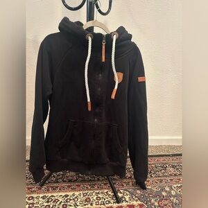 Wanakome HERA BLACK FULL-ZIP HOODIE